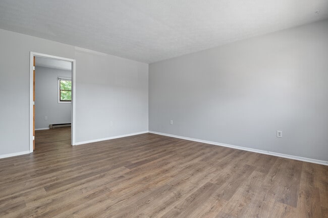 Photo - Madison Villa Apartments