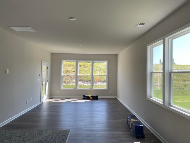 Photo - 634 Manitou Cir