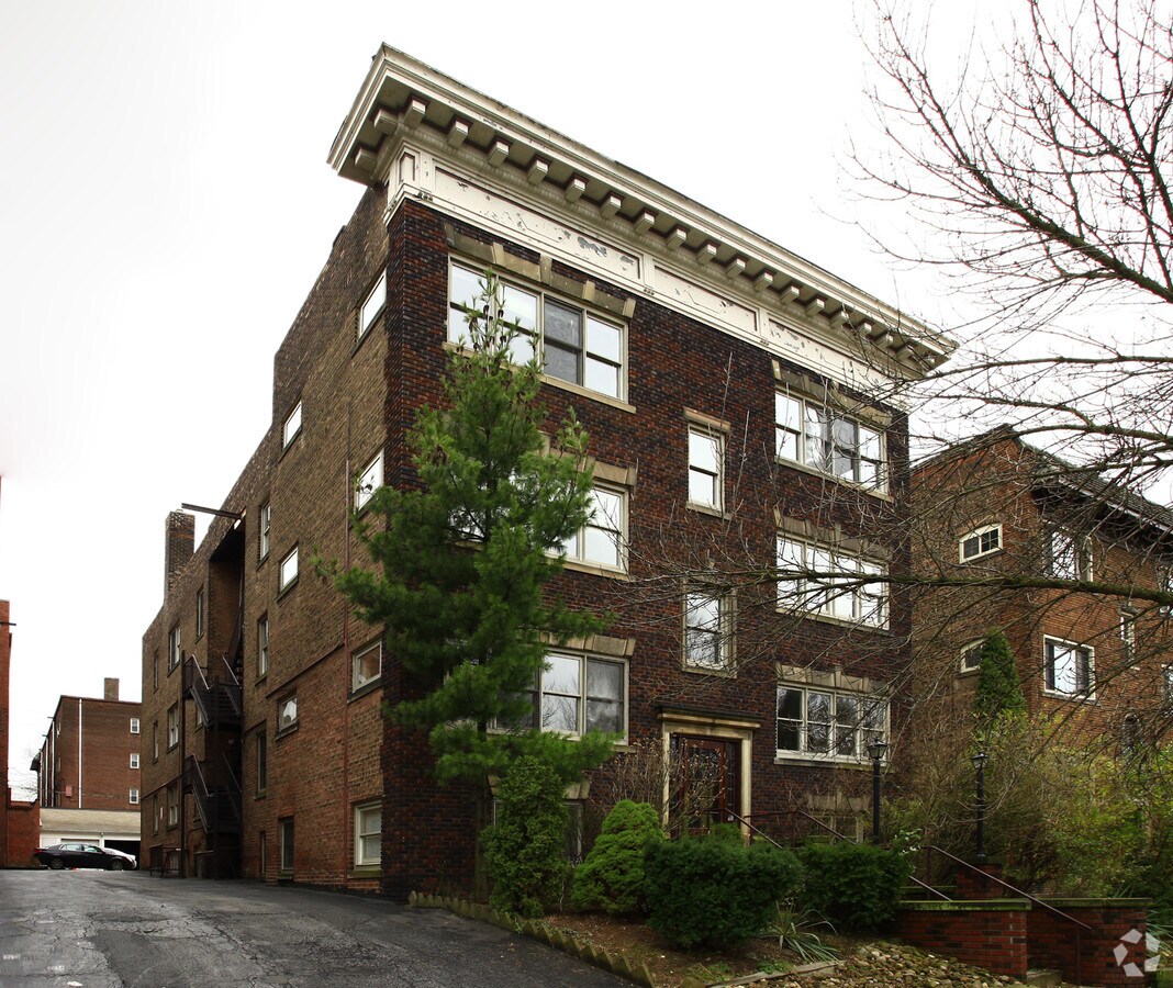 Photo - 2504 Derbyshire Rd Apartments