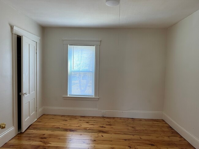 Building Photo - 81 Illinois St Unit 3