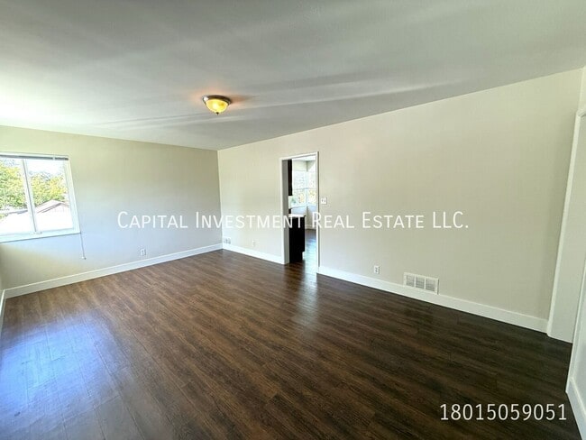 561 Wilson Ave S