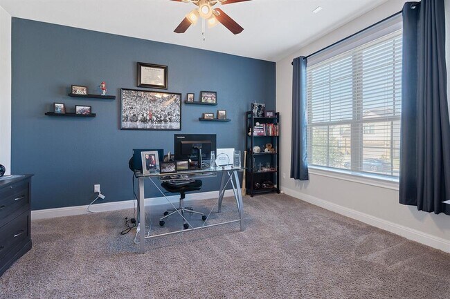 Photo - 209 Birkshire Dr
