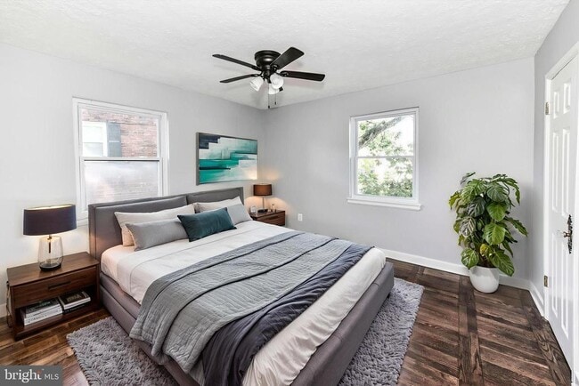 Photo - 3210 9th St S