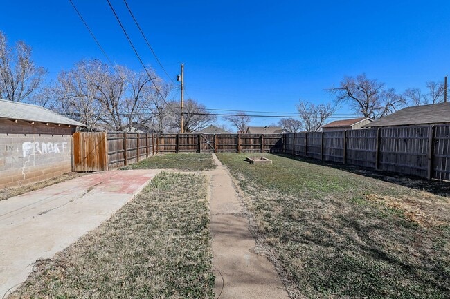 Photo - Great 3/2 in Southlawn