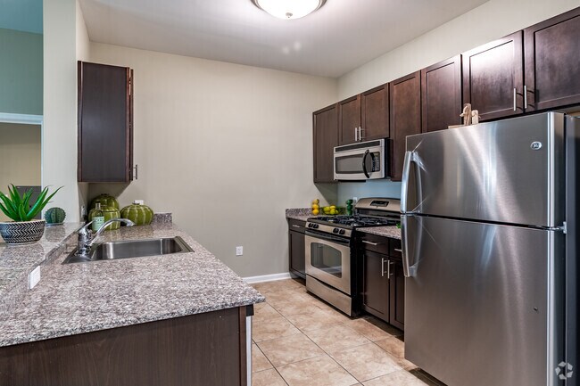 2BD, 2BA - 1000SF - Kitchen - Xchange at Secaucus Junction