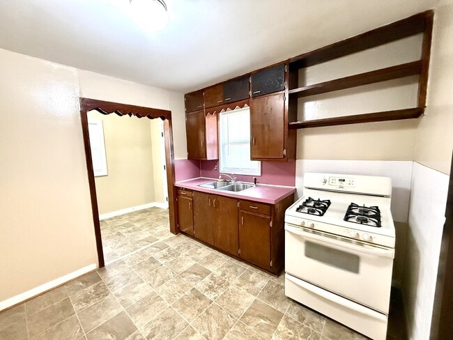 Photo - 306 N Neshoba St