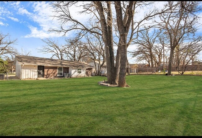 Photo - 2425 Avis St
