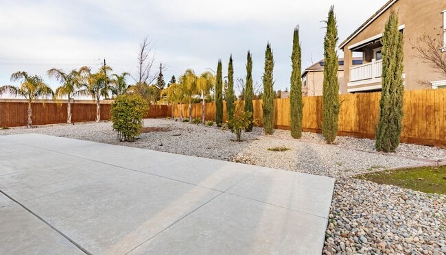 Photo - Loma Vista Home on 8800sf Lot for Lease