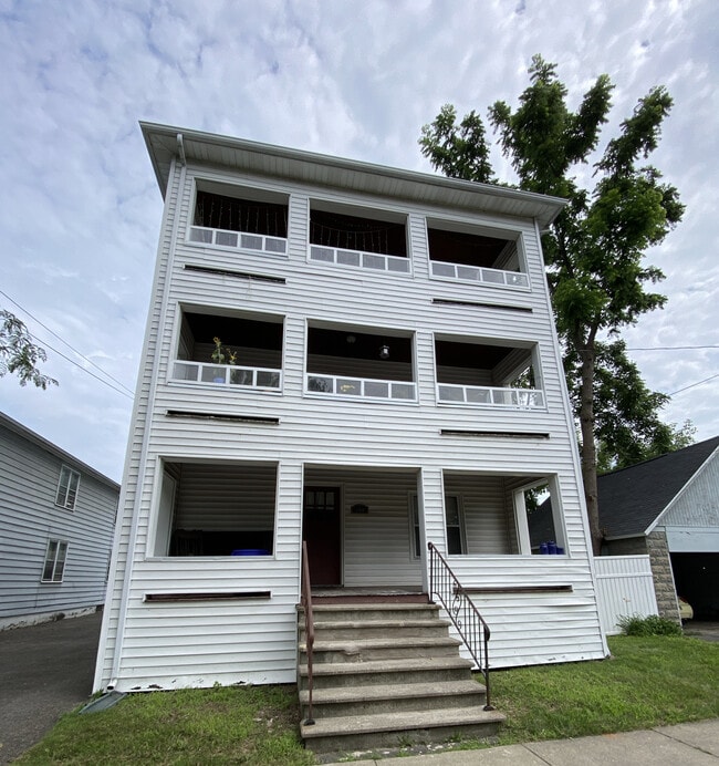 Photo - 160 Seminary Ave Unit 2