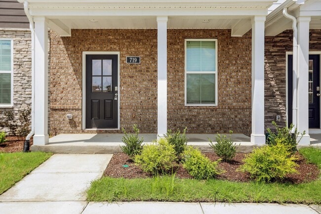 Photo - 719 Ashbrook Dr