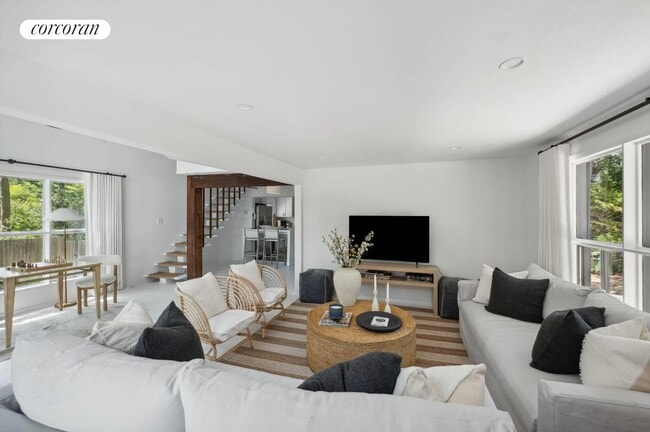 Photo - 201 Cove Hollow Rd