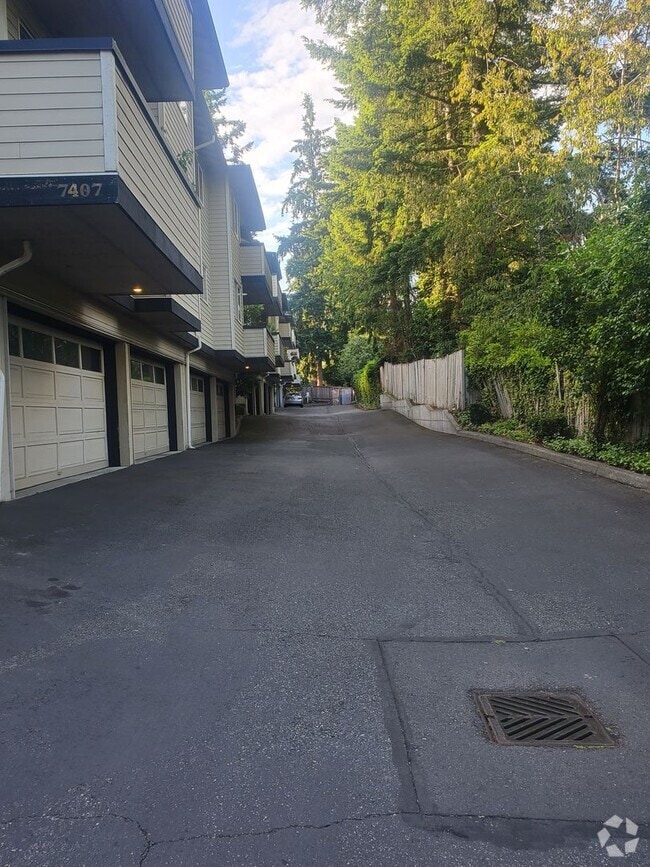 Building Photo - Your Peaceful Retreat in the Heart of Conv... Rental