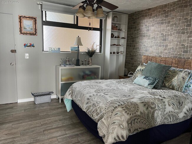 Photo - 830 Shore Rd Unit 5J