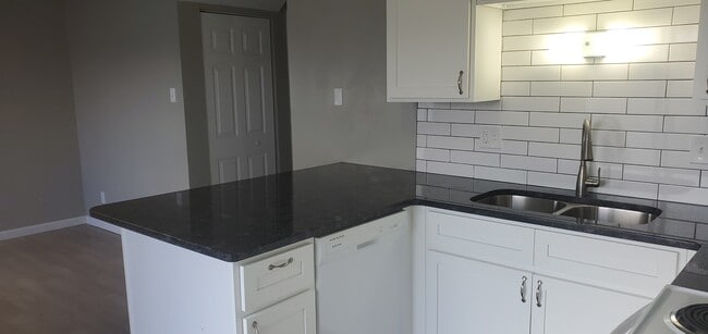 Photo - 7754 Hazelcrest Dr