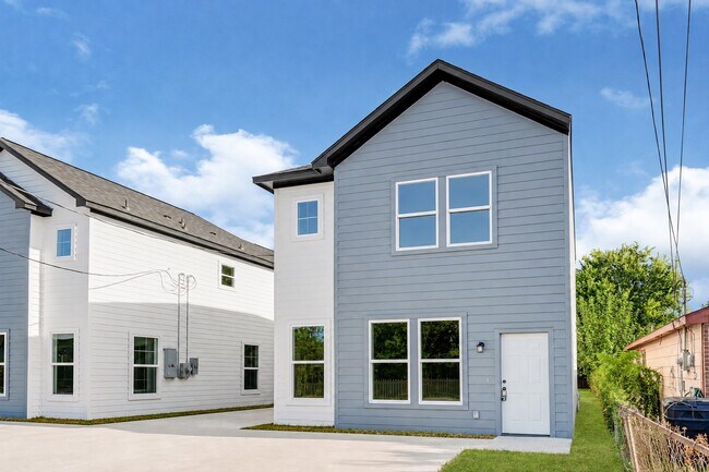 Building Photo - 7957 Booker St