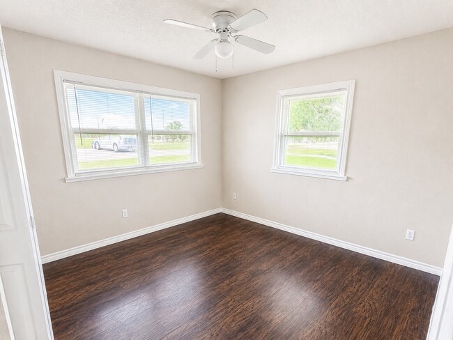Photo - 603 Wisteria St
