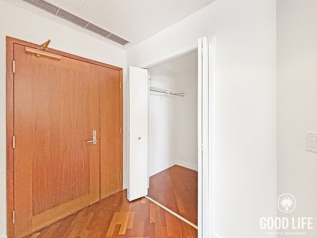 Photo - Sophisticated 1BD/2BA Condo in Marina District with City & Bay Views, Office & Resort-Style Ameni... Unit 1306