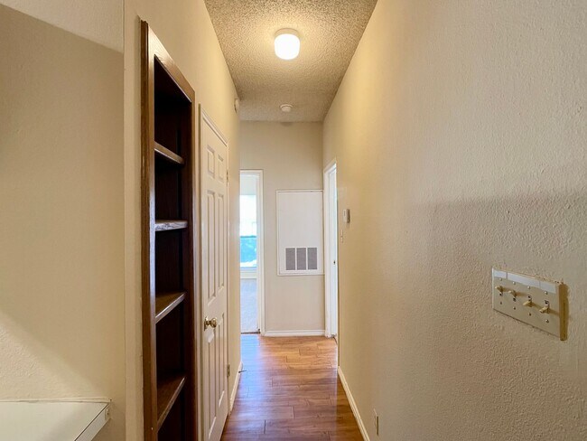 Photo - Central/UT 2/2 Apartments PRELEASE 8/15/2025