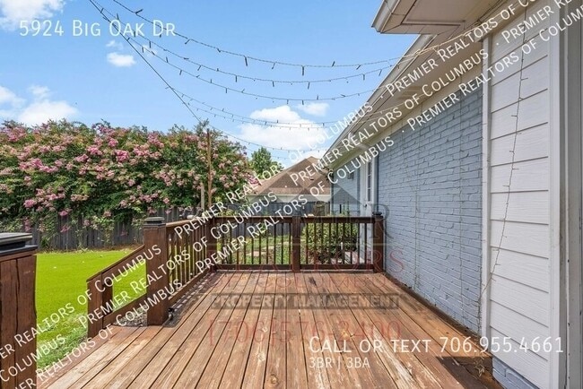 5924 Big Oak Dr