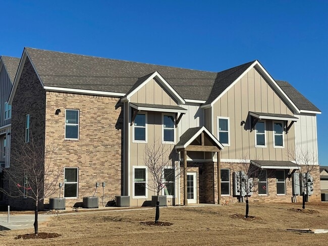 Willow Crossing - Willow Crossing Townhomes