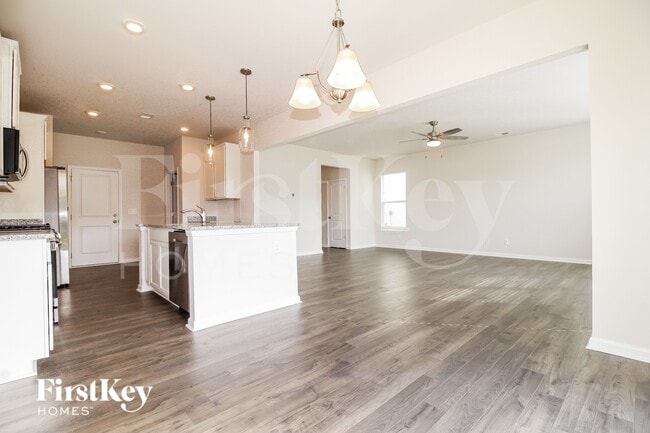 Photo - 304 Ashborne Ln