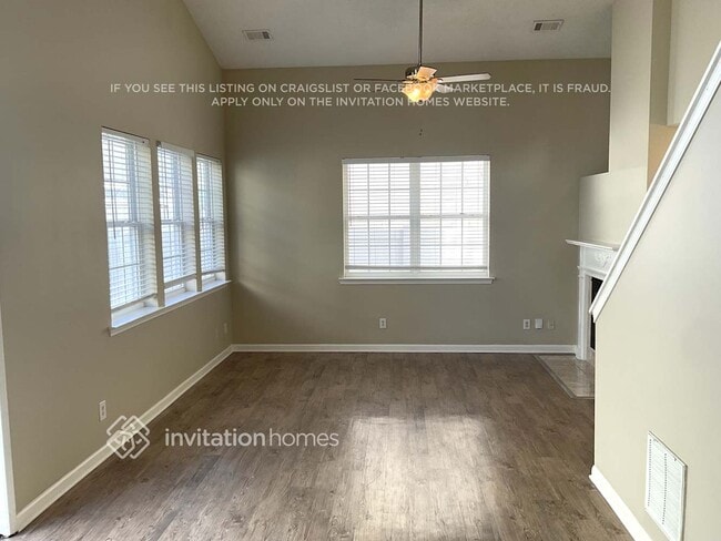 Photo - 283 Windcroft Ln NW