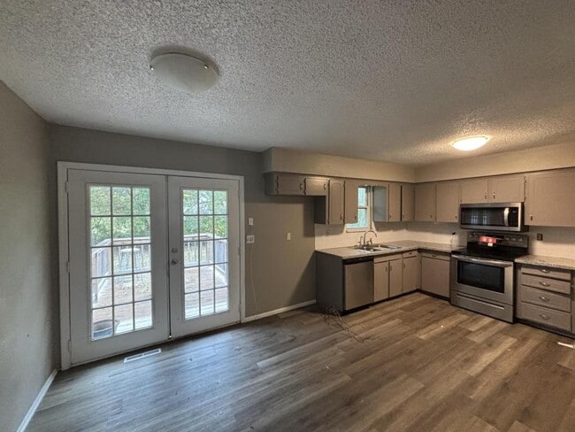 Photo - 2105 SW 5th St