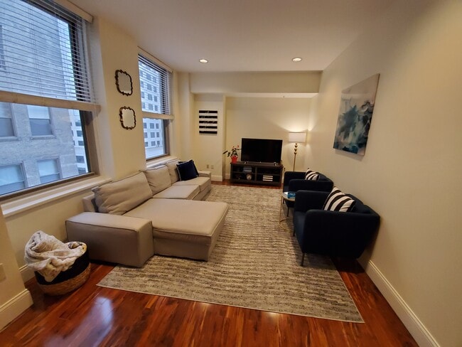 Mural Suite 1BR - 1102