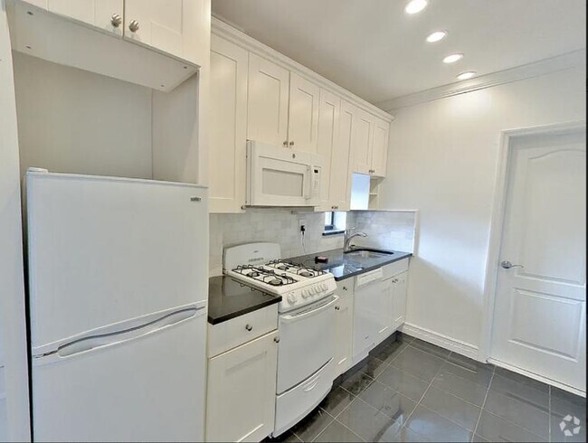Building Photo - 1 bedroom in New York NY 10019 Unit 4B Rental