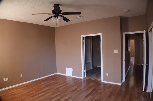 Building Photo - 8888 Benning Dr Unit 162