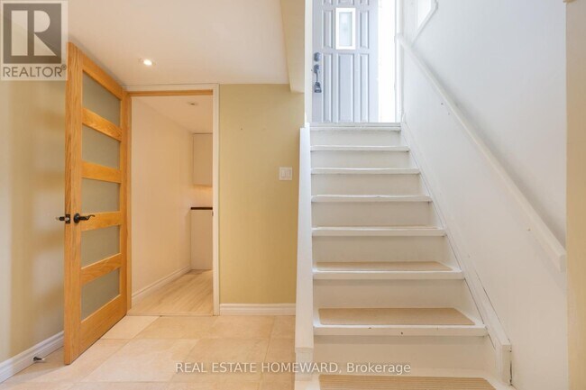 Photo - 115 Porchester Dr