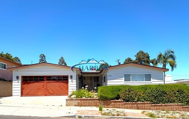 Building Photo - 1630 Miracosta St