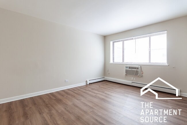 Photo - 5917 N Kenmore Ave Unidad 325