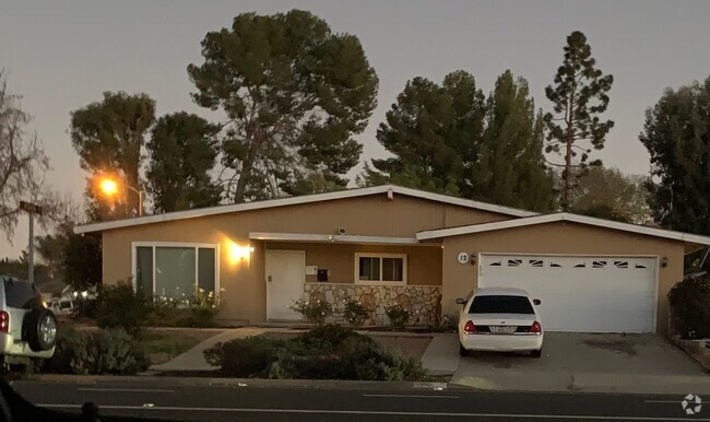 Building Photo - 12 S Wendy Dr Rental