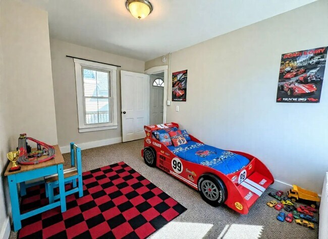 Photo - 3 Bedroom 1.5 Bathroom Available in Manheim!