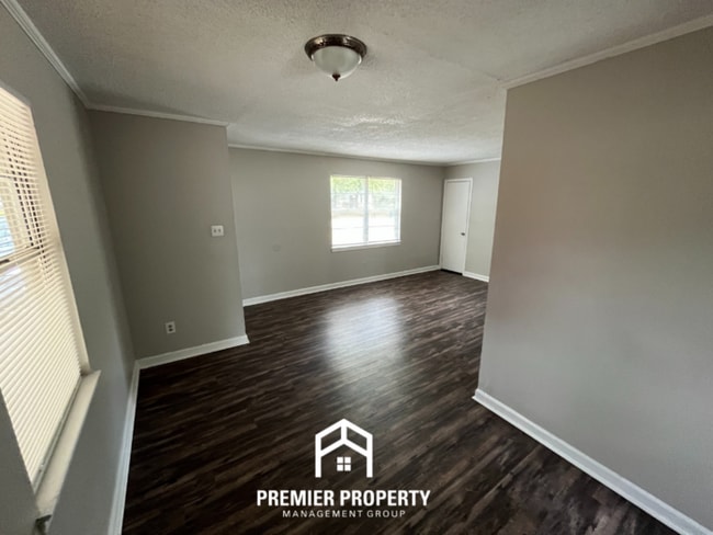 Photo - 5580 Lochinvar Rd