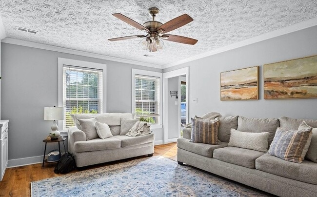 Photo - 818 Vinson Ln