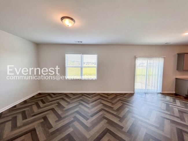 513 Samuel Lee Ln