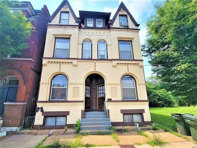 Building Photo - 1717 S Tucker Blvd Unit 1717 S Tucker Blvd A