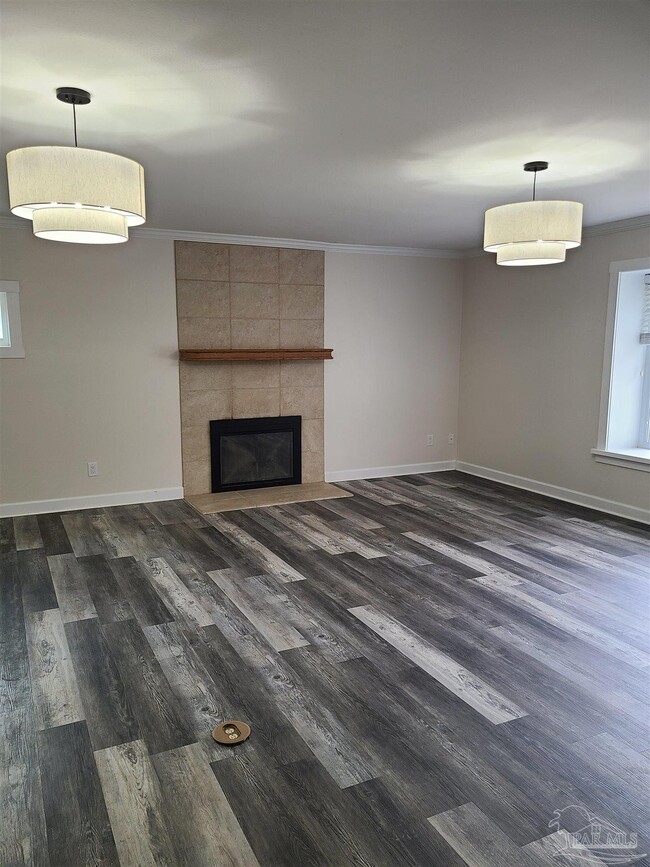 Photo - 3910 Langley Ave