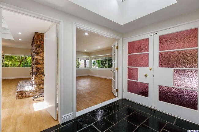 Photo - 4530 Castle Rd