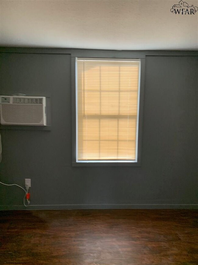 Photo - 1704 Pearl Ave