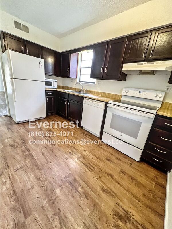 Photo - 11311 Bales Ave