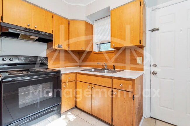 Photo - 2311 W 16th St
