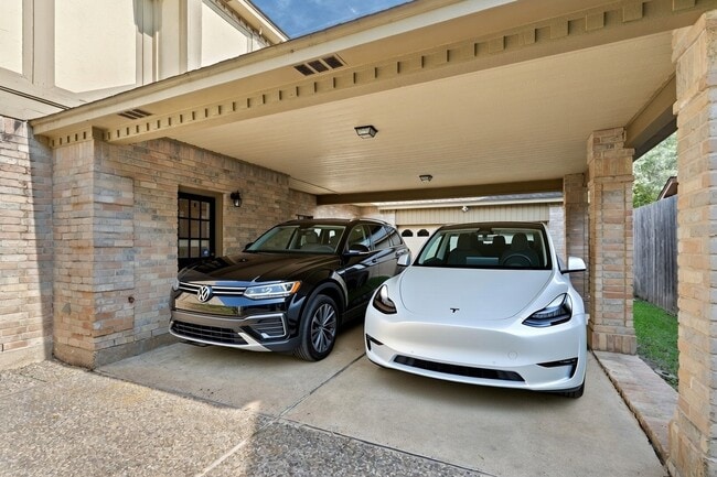 Photo - 1218 Emerald Green Ln