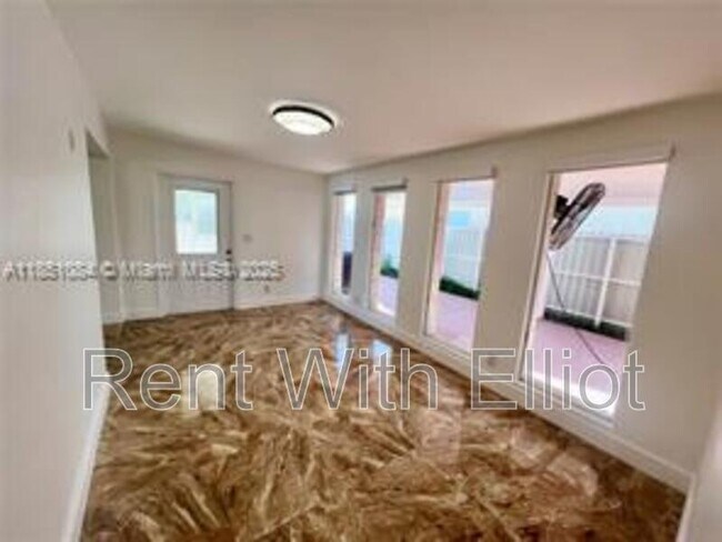 Photo - 7601 Simms St