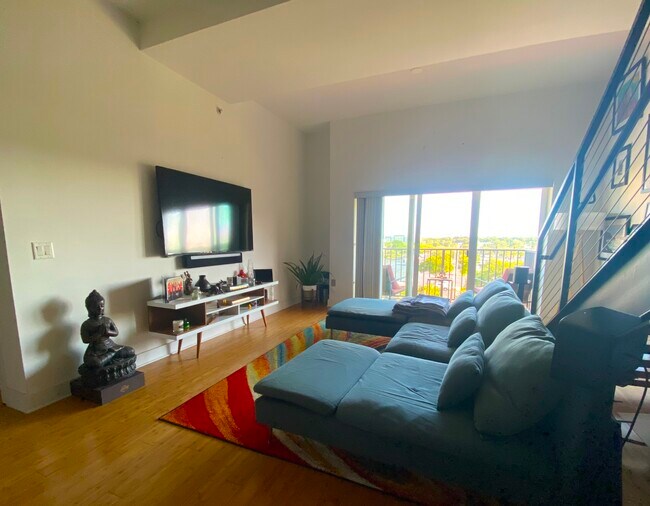 Living Rm - 1010 Central Ave Unit 426