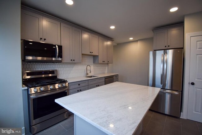 Photo - 207 Paxson Ave