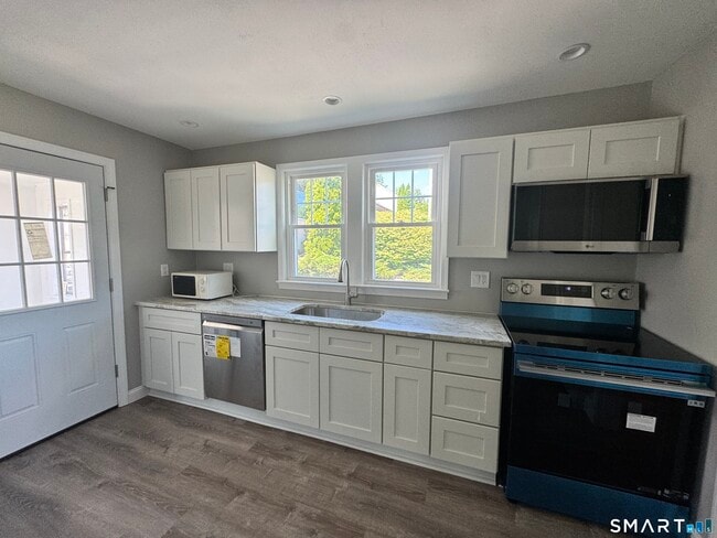 Photo - 405 Wolcott Rd