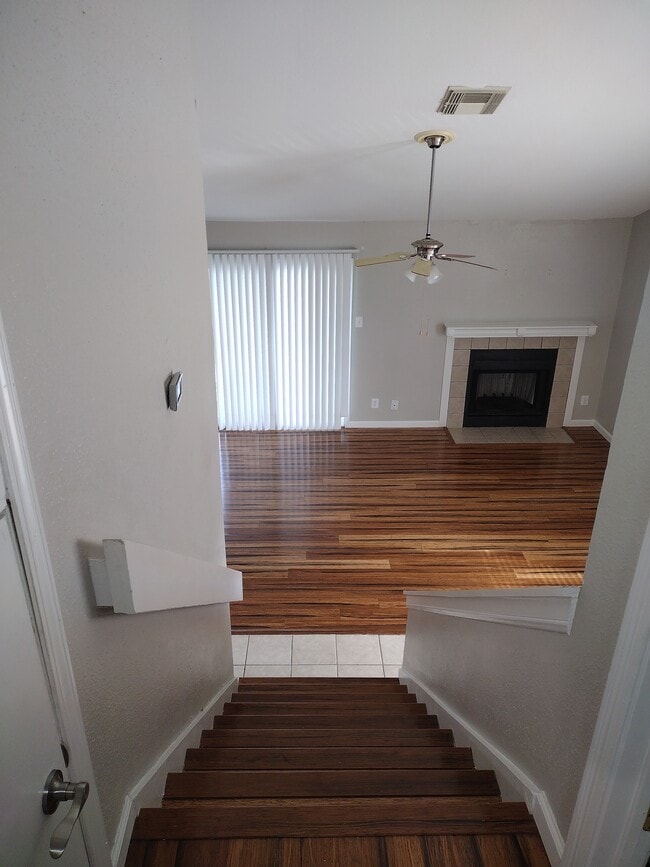 Building Photo - 3506 Cove View Blvd Unit 702 Rental